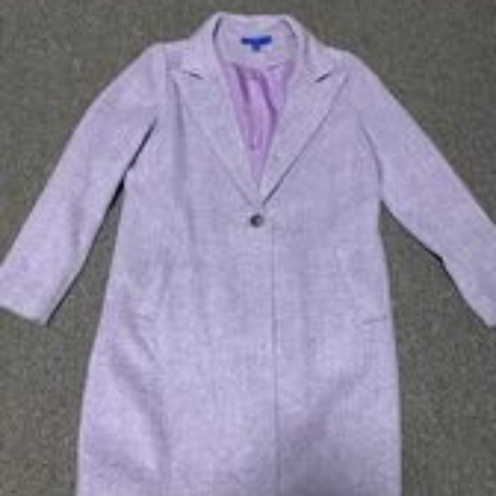 Beautiful Lavendar colored, Wool, Apt 9, Size Medium dress coat.